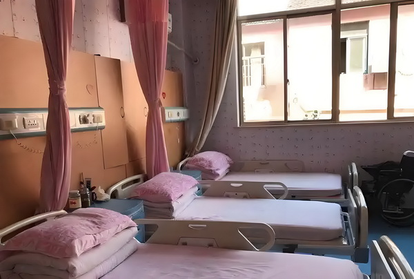 危情交易：鬼王的肥妃